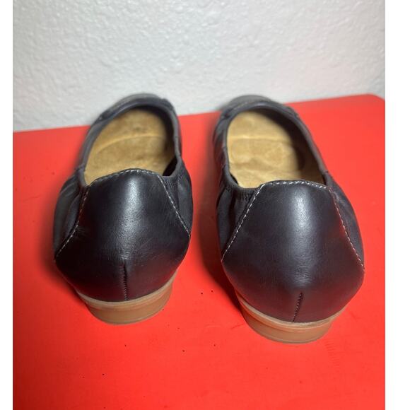 Clarks Collection Ultimate Comfort Black Leather Flats size 11 M - Picture 5 of 8
